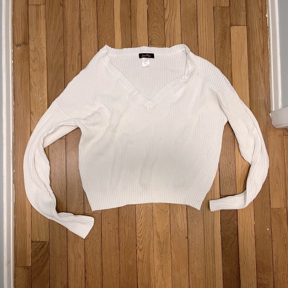 White v neck sweater